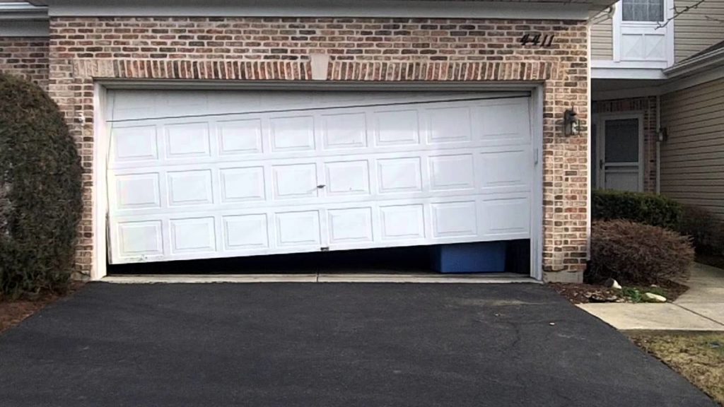 3 Common Garage Door Issues And How To, Garage Door Not Closing All The Way